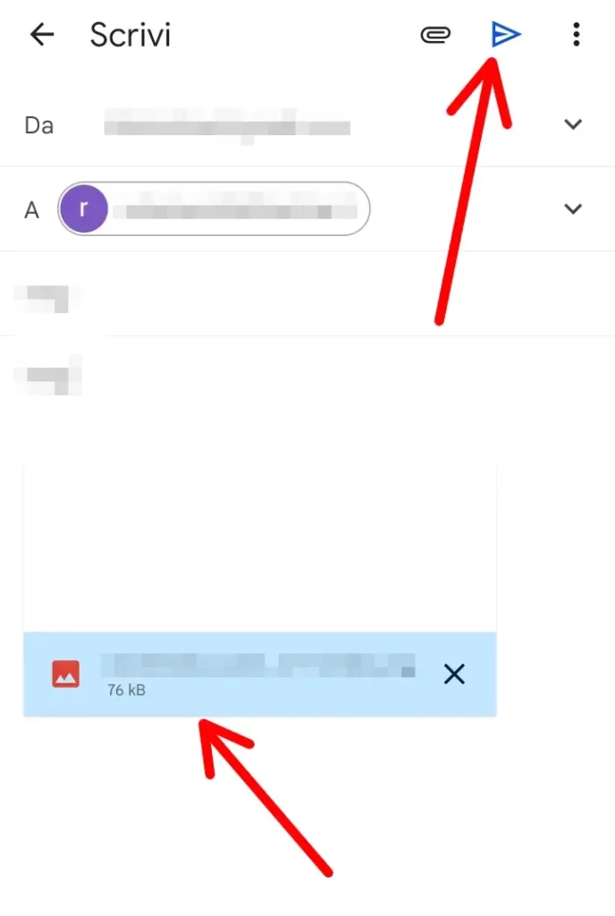 Ora che hai allegato il file, invia cliccando il simbolo del triangolo