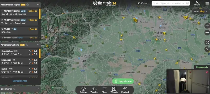 Puoi monitorare il traffico aereo sopra la tua testa o in un luogo usando Flightradar24