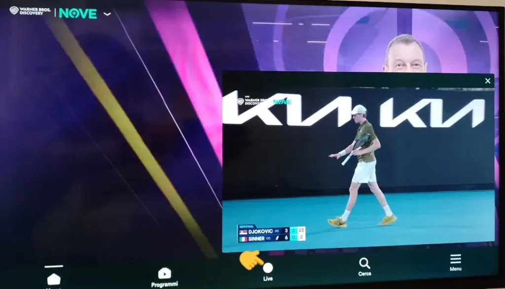 Foto dello schermo di una Smart Tv che riproduce la diretta del NOVE tramite il sito internet sul browser.
