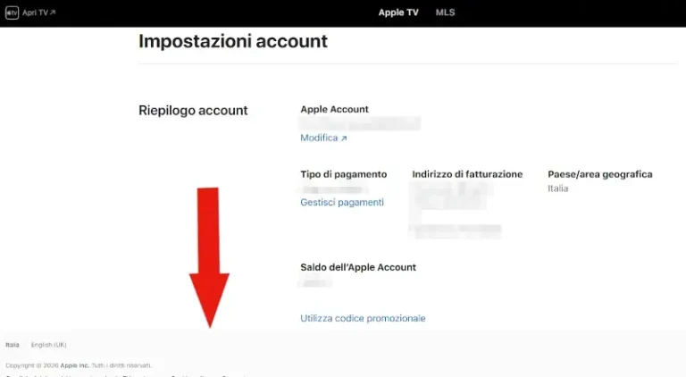 Screenshot della prima parte delle impostazioni account di Apple TV e una freccia indica verso il basso per invitare a scrollare in giù.