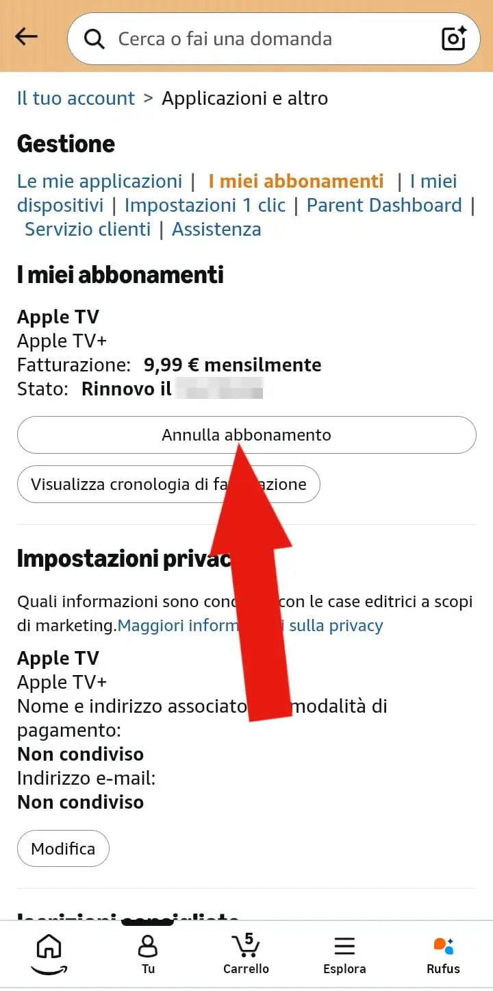 Specifiche dell'abbonamento a Apple TV. Una freccia indica il tasto annulla abbonamento.